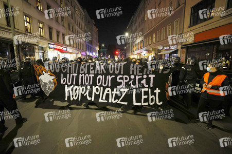 Demonstration gegen die Räumung des Wagencamps 'Köpi' in Berlin