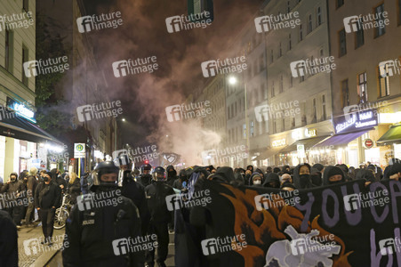 Demonstration gegen die Räumung des Wagencamps 'Köpi' in Berlin