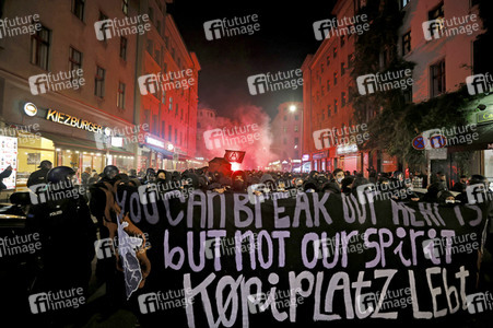 Demonstration gegen die Räumung des Wagencamps 'Köpi' in Berlin