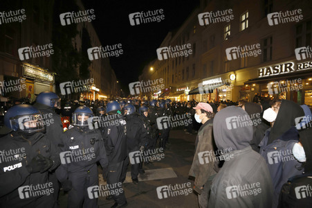Demonstration gegen die Räumung des Wagencamps 'Köpi' in Berlin