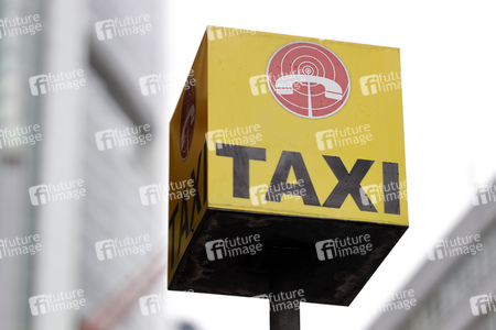 Symbolfoto Taxiruf