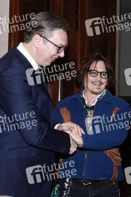 Präsident Aleksandar Vučić empfängt Johnny Depp in Belgrad