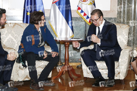 Präsident Aleksandar Vučić empfängt Johnny Depp in Belgrad