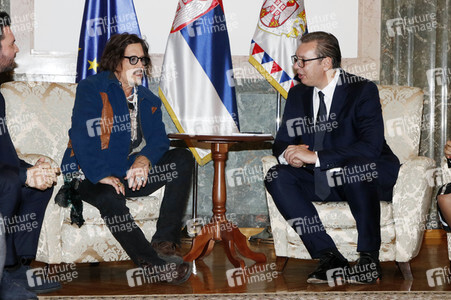 Präsident Aleksandar Vučić empfängt Johnny Depp in Belgrad