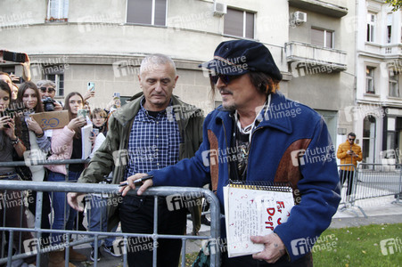 Präsident Aleksandar Vučić empfängt Johnny Depp in Belgrad