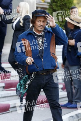 Präsident Aleksandar Vučić empfängt Johnny Depp in Belgrad