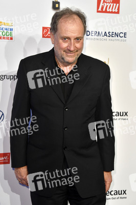 Goldene Bild der Frau 2021 in Hamburg