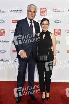 Goldene Bild der Frau 2021 in Hamburg