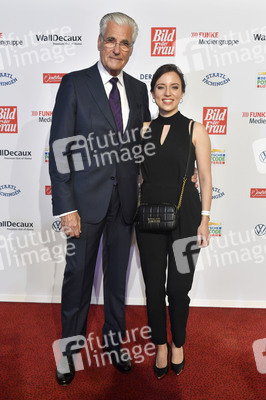 Goldene Bild der Frau 2021 in Hamburg