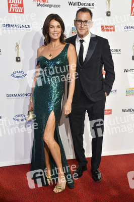 Goldene Bild der Frau 2021 in Hamburg