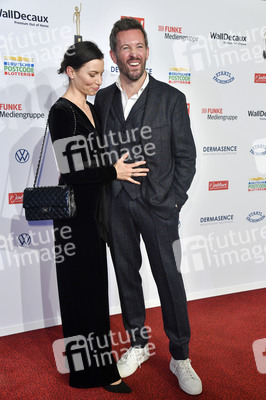 Goldene Bild der Frau 2021 in Hamburg