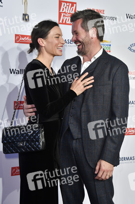 Goldene Bild der Frau 2021 in Hamburg