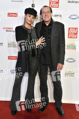 Goldene Bild der Frau 2021 in Hamburg