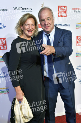 Goldene Bild der Frau 2021 in Hamburg