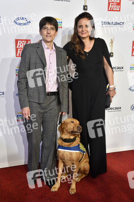 Goldene Bild der Frau 2021 in Hamburg