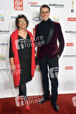 Goldene Bild der Frau 2021 in Hamburg