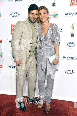 Goldene Bild der Frau 2021 in Hamburg