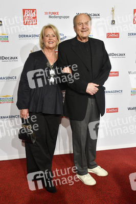 Goldene Bild der Frau 2021 in Hamburg