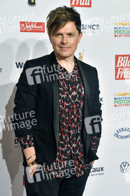 Goldene Bild der Frau 2021 in Hamburg