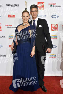 Goldene Bild der Frau 2021 in Hamburg