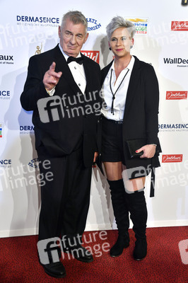 Goldene Bild der Frau 2021 in Hamburg