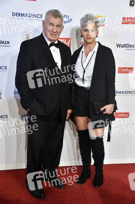 Goldene Bild der Frau 2021 in Hamburg