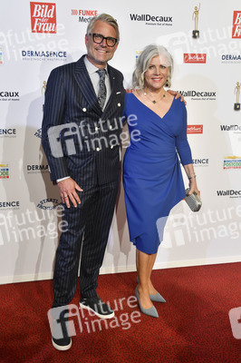 Goldene Bild der Frau 2021 in Hamburg