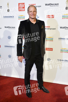 Goldene Bild der Frau 2021 in Hamburg