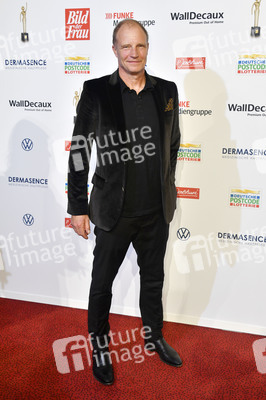 Goldene Bild der Frau 2021 in Hamburg