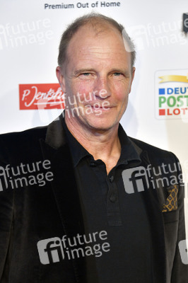 Goldene Bild der Frau 2021 in Hamburg