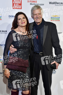 Goldene Bild der Frau 2021 in Hamburg