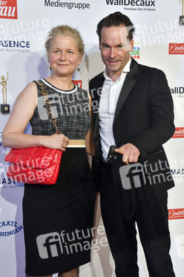 Goldene Bild der Frau 2021 in Hamburg