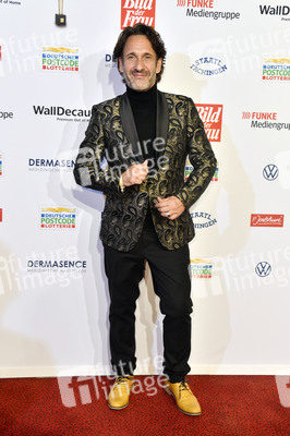 Goldene Bild der Frau 2021 in Hamburg