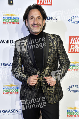 Goldene Bild der Frau 2021 in Hamburg