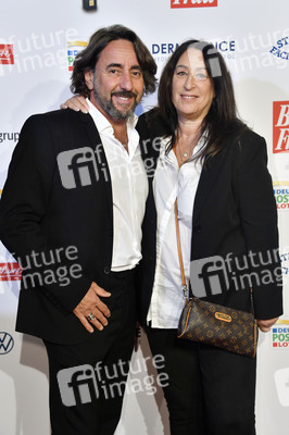 Goldene Bild der Frau 2021 in Hamburg