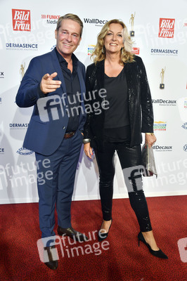 Goldene Bild der Frau 2021 in Hamburg