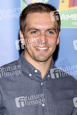 Philipp Lahm und Celia Sasic besuchen Eliteschule des Fußballs in Hamburg