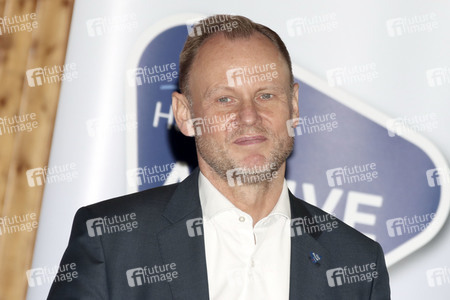 Philipp Lahm und Celia Sasic besuchen Eliteschule des Fußballs in Hamburg