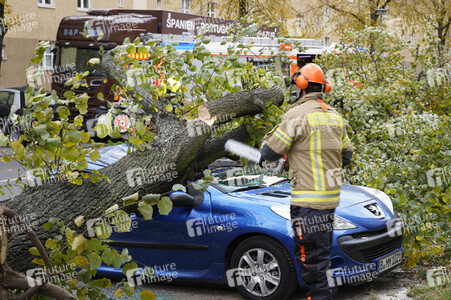 Sturmschäden durch Sturmtief Ignatz in Berlin