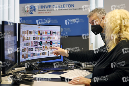 Pressetermin 'Hinweistelefon - Sexueller Missbrauch von Kindern und Jugendlichen' in Düsseldorf