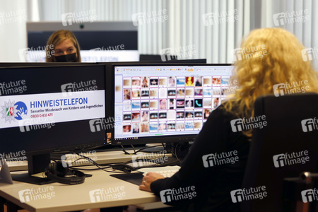 Pressetermin 'Hinweistelefon - Sexueller Missbrauch von Kindern und Jugendlichen' in Düsseldorf