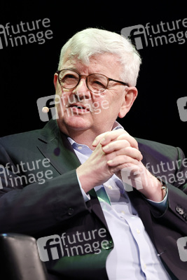 Joschka Fischer auf der lit.Cologne Sonderedition in Köln