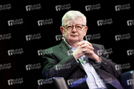 Joschka Fischer auf der lit.Cologne Sonderedition in Köln