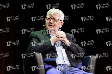 Joschka Fischer auf der lit.Cologne Sonderedition in Köln