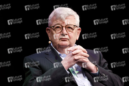 Joschka Fischer auf der lit.Cologne Sonderedition in Köln