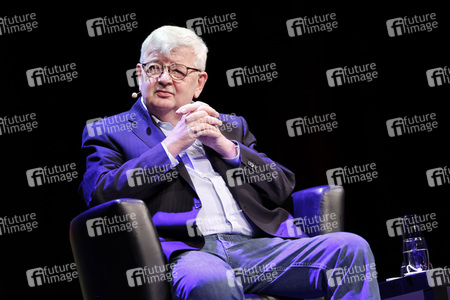Joschka Fischer auf der lit.Cologne Sonderedition in Köln