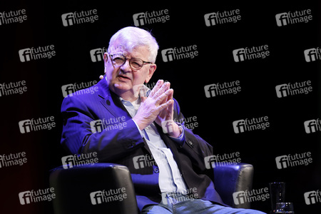 Joschka Fischer auf der lit.Cologne Sonderedition in Köln
