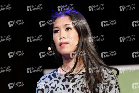 Mai Thi Nguyen-Kim und Louis Klamroth auf der lit.Cologne Sonderedition in Köln