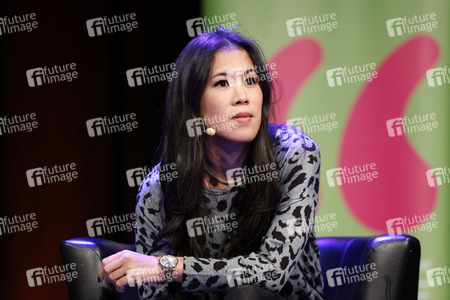 Mai Thi Nguyen-Kim und Louis Klamroth auf der lit.Cologne Sonderedition in Köln