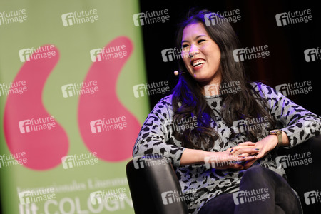 Mai Thi Nguyen-Kim und Louis Klamroth auf der lit.Cologne Sonderedition in Köln
